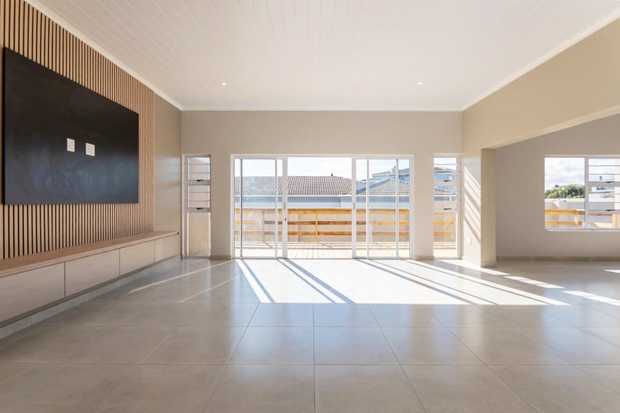 4 Bedroom Property for Sale in Country Club Western Cape